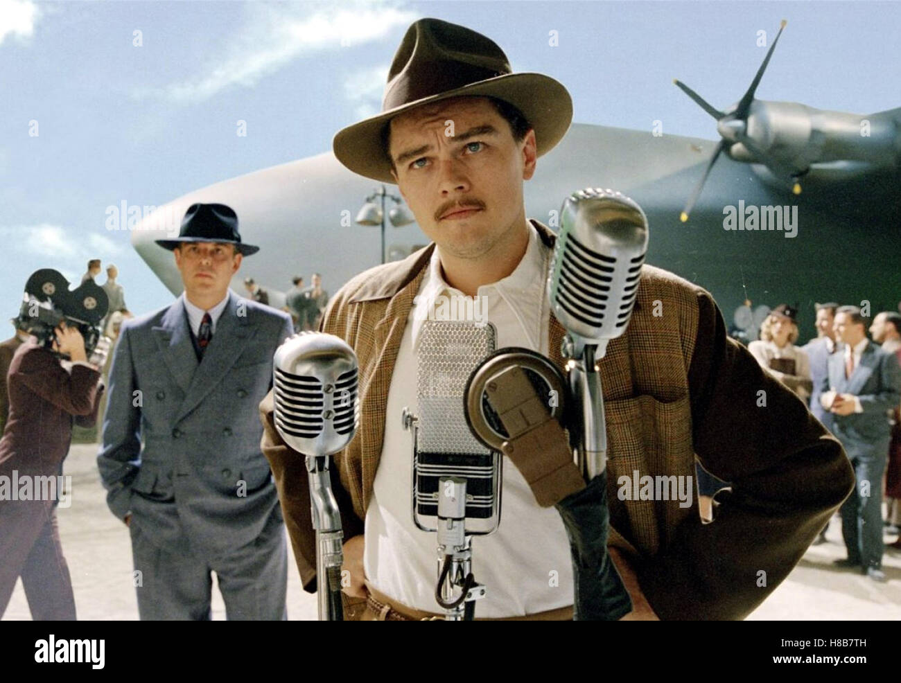 Aviator (THE AVIATOR), USA-JAP-D 2004, Regie : Martin Scorsese, LEONARDO DiCAPRIO, clé : Howard Hughes, Flugzeug, Bart, Mikrofon, Hut Banque D'Images