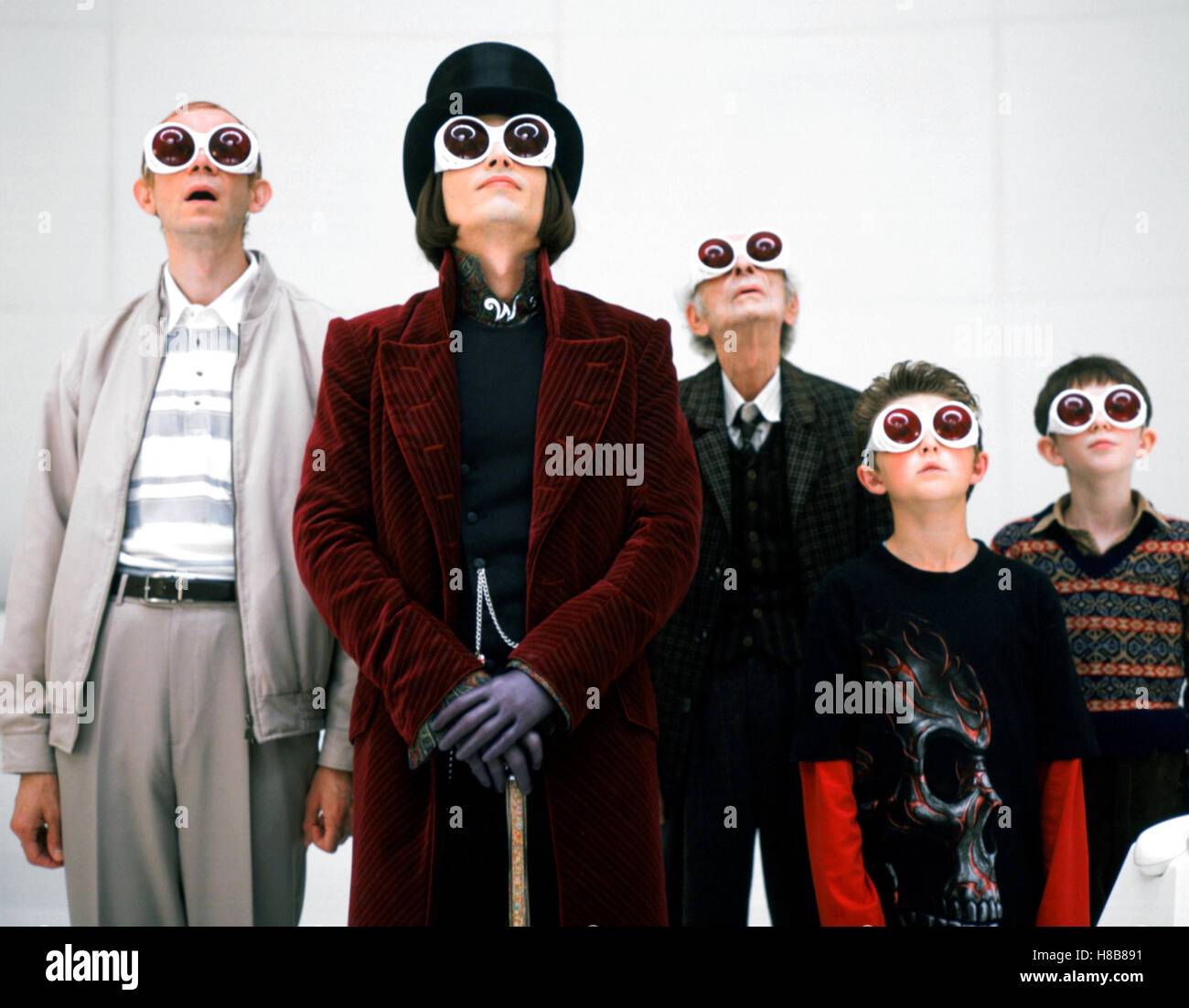 Charlie und die Schokoladenfabrik, (Charlie et la chocolaterie) USA-GB 2005, Regie : Tim Burton, ADAM GODLEY, Johnny Depp, DAVID KELLY, JORDAN FRY, Freddie Highmore clé : Sonnenbrille, Schutzbrille, Licht Banque D'Images