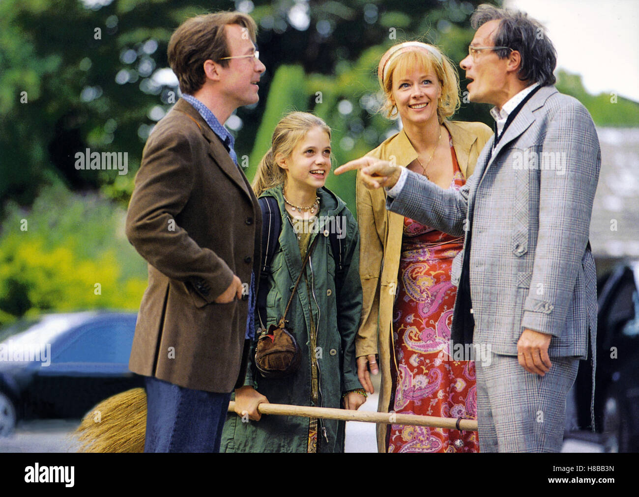 bibi blocksberg und das geheimnis der blauen eulen bibi blocksberg und das geheimnis der blauen eulen d 2004 regie franziska buch ulrich noethen sidonie von krosigk katja riemann edgar selge photo