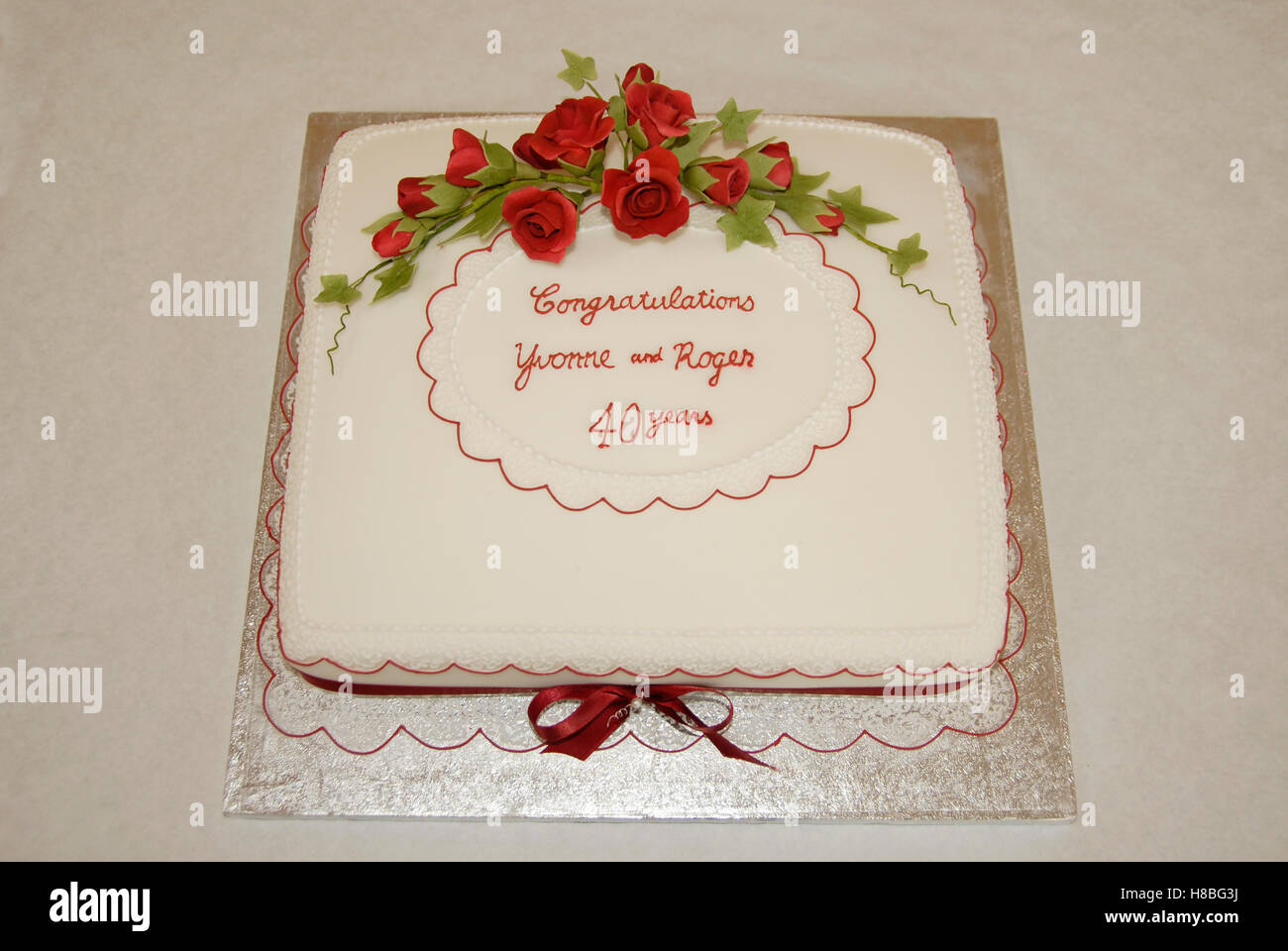 Sucre carrés-collés Ruby Wedding Cake Banque D'Images