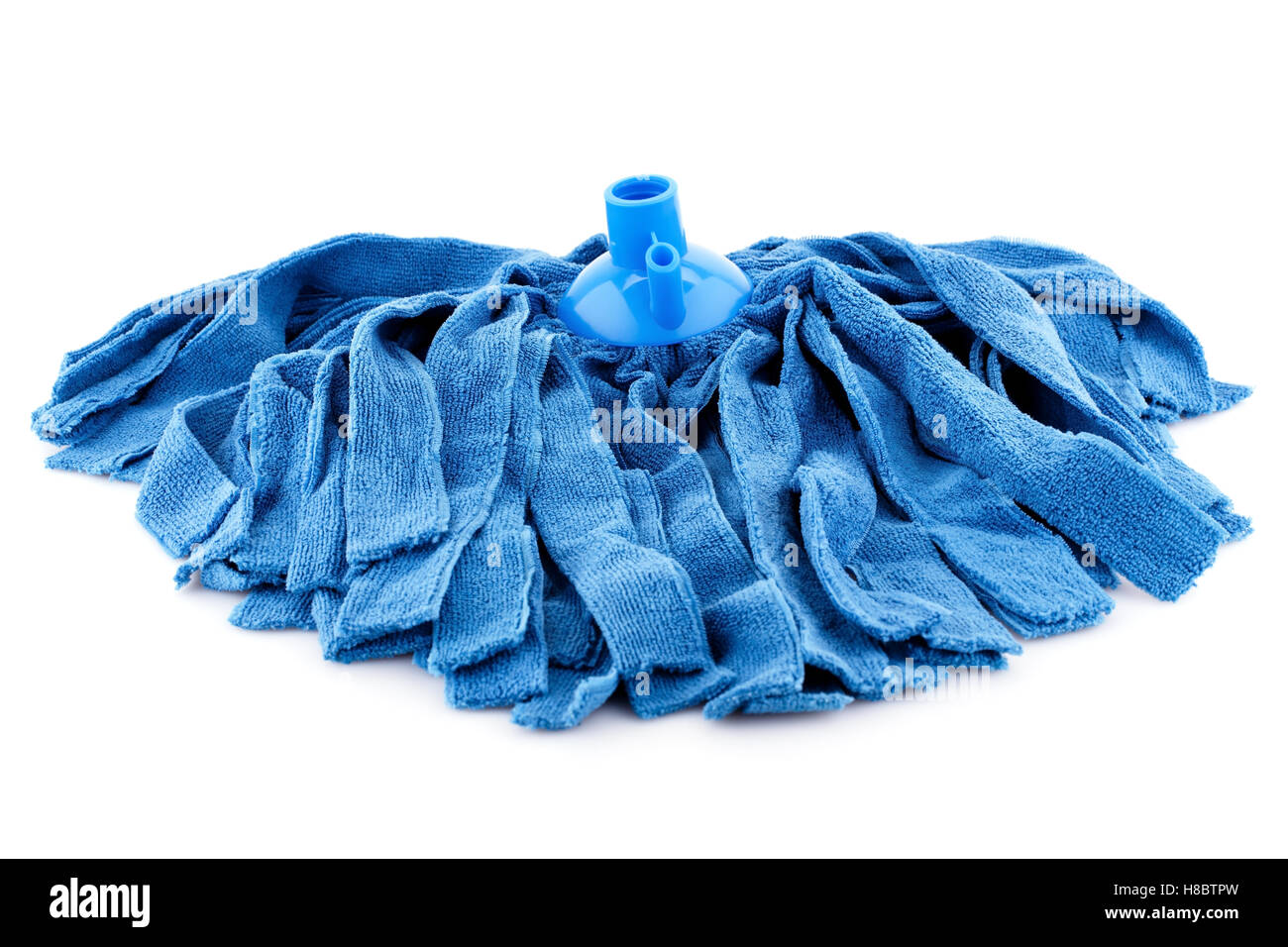 Mop bleu isolé sur fond blanc. Banque D'Images