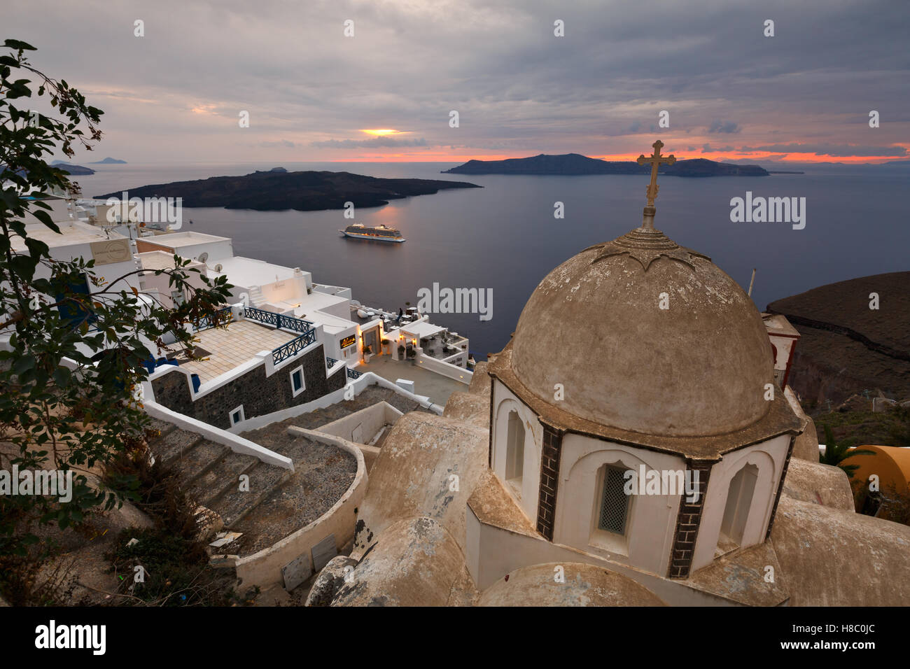 Ville de Fira sur l'île de Santorin, Grèce. Banque D'Images