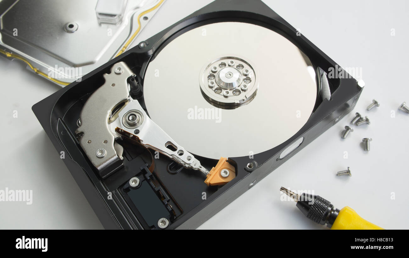 Réparation de disque dur de l'appareil de l'industrie du disque de stockage  de composants de base de données détail tournevis vis de fixation de  l'outil Photo Stock - Alamy