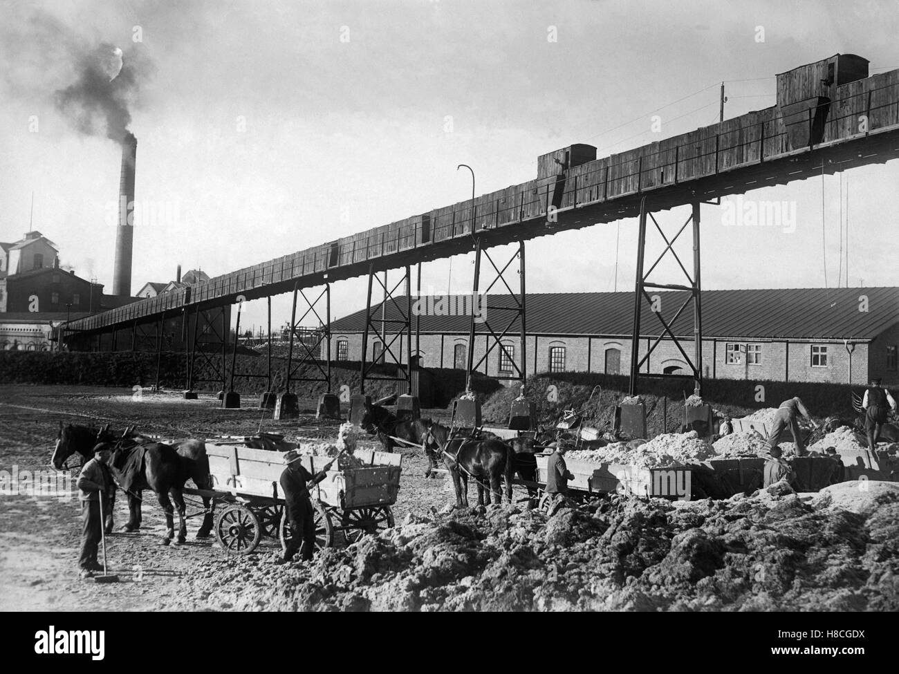 Recueillir des agriculteurs à la masse d'appât dans l'usine de sucre de Staffanstorp Banque D'Images