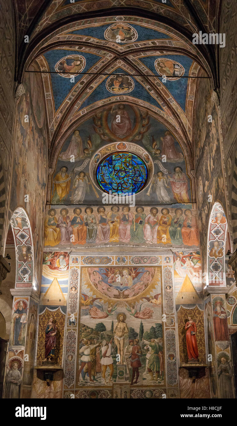 L'intérieur de l'église collégiale de San Gimignano, Toscane, Italie Banque D'Images