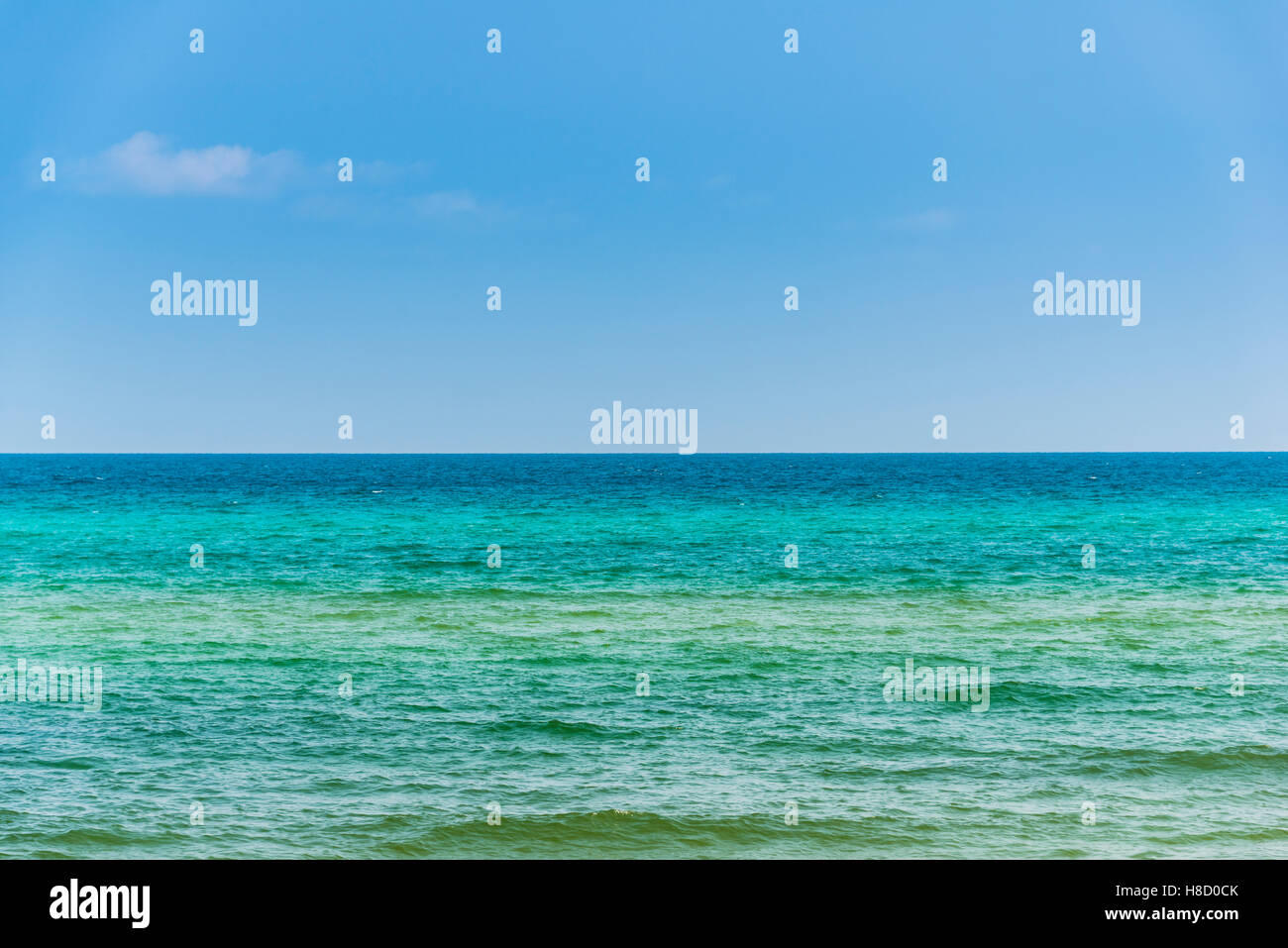 La mer turquoise, Long Beach, Sok San Village, l'île de Koh Rong, Krong Preah Sihanouk, Sihanoukville, Cambodge Banque D'Images