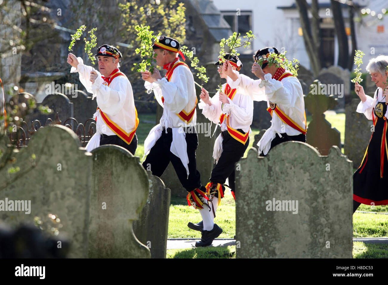 Morris dancing in Shoreham-by Sea, West Sussex, Angleterre Banque D'Images