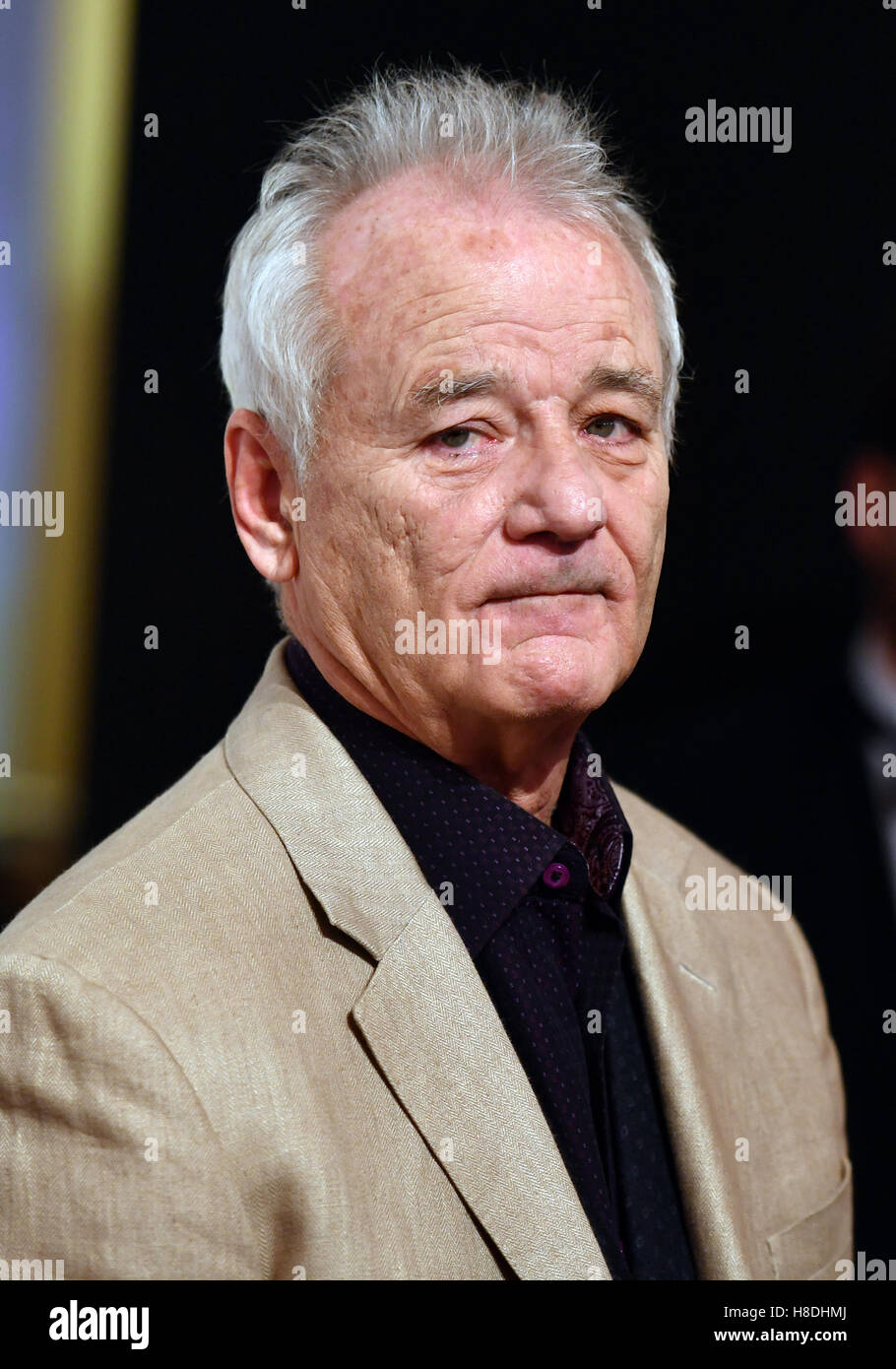 Berlin, Allemagne. 10 Nov, 2016. Bill Murray arrive pour le 'GQ Maenner des Jahres 2016" (lit. 'GQ Hommes de l'année 2016') Cérémonie de remise des prix à Berlin, Allemagne, 10 novembre 2016. PHOTO : JENS KALAENE/dpa/Alamy Live News Banque D'Images