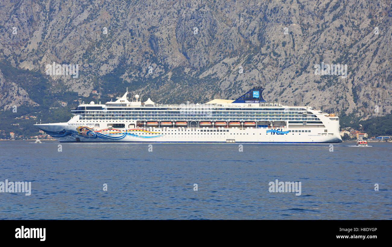 L'esprit norvégien, un Léo-classe paquebot de la Norwegian Cruise Line à Kotor, Monténégro Banque D'Images
