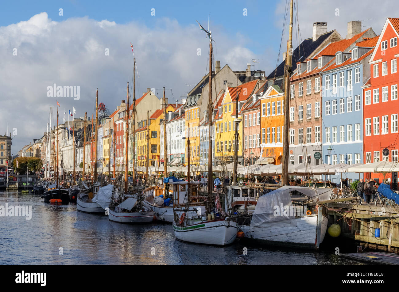Maisons colorées le long du canal de Nyhavn à Copenhague, Danemark Banque D'Images