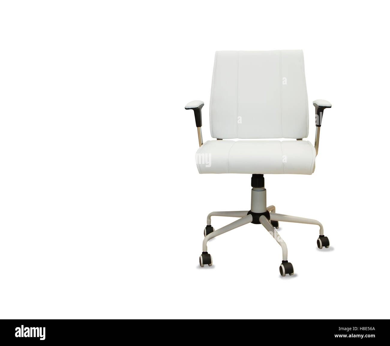 Chaise de bureau en cuir blanc isolé Banque D'Images