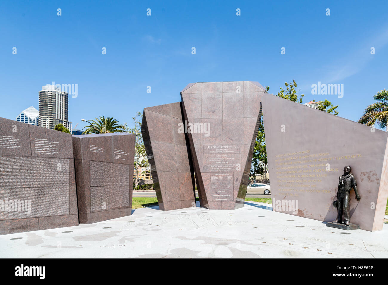 Mémorial de l'USS San Diego par le porte-avions Midway Banque D'Images