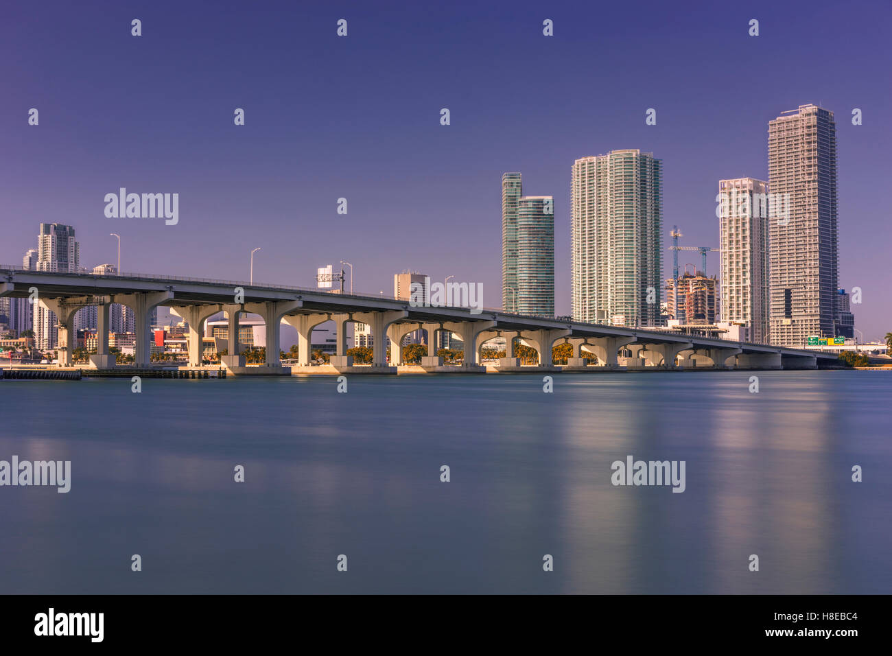 Le centre-ville de Miami Skyline Banque D'Images