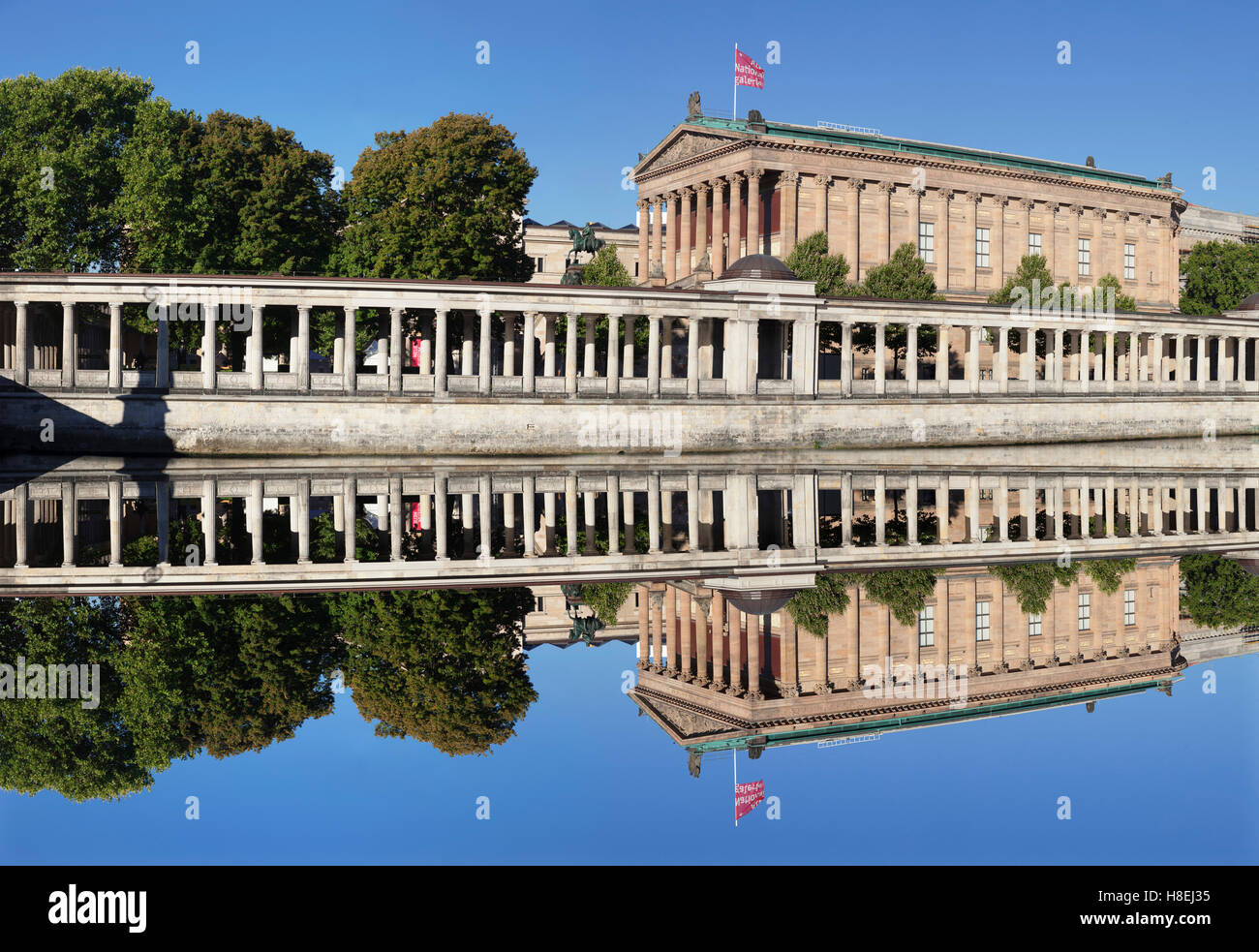 Alte Nationalgalerie (ancienne Galerie Nationale), les Colonnades, l'île aux musées, classée au Patrimoine Mondial de l'UNESCO, Mitte, Berlin, Allemagne Banque D'Images