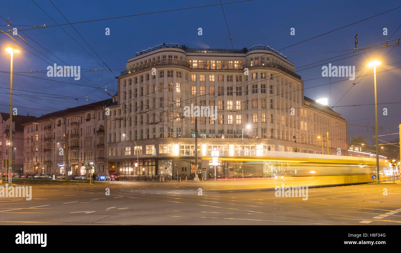 Vue en extérieur nuit de Soho House Hotel et club privé à Mitte Berlin , Allemagne Banque D'Images