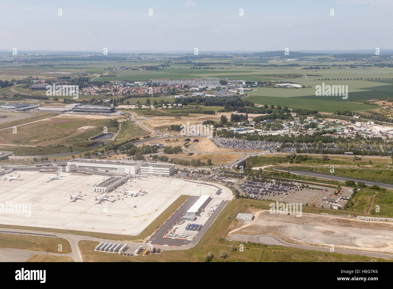 Vue aérienne de l'aéroport Roissy Charles de Gaulle, France. Banque D'Images