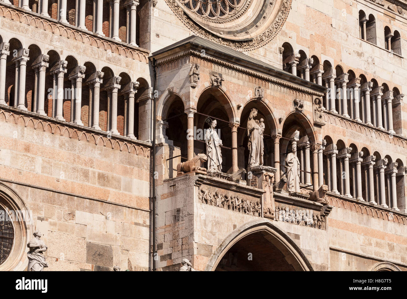 Le Duomo di Cremona ou cathédrale. La cathédrale de Crémone date du début du 12e siècle. Banque D'Images