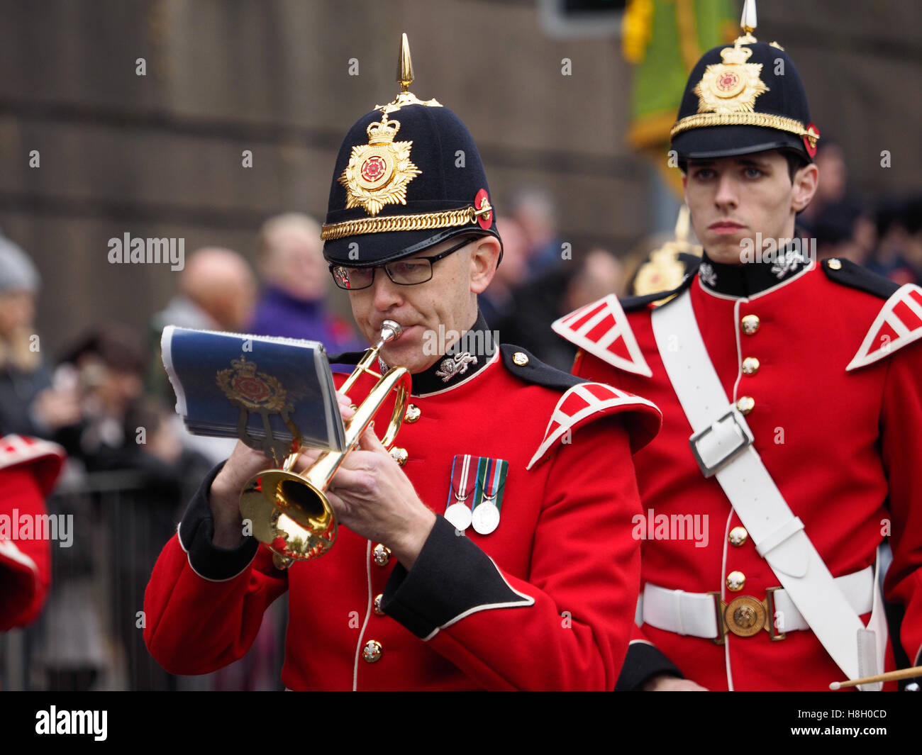 Liverpool, Royaume-Uni. 13Th Nov, 2016. Dimanche du souvenir à l'extérieur de Liverpool St Georges Hall Crédit : ALAN EDWARDS/Alamy Live News Banque D'Images