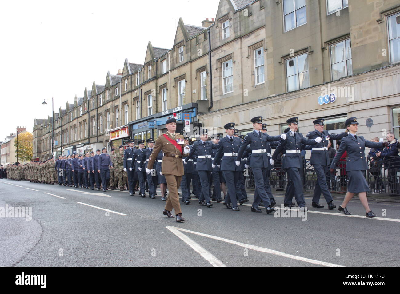 Newcastle Upon Tyne, au Royaume-Uni. 13 novembre, 2016. Dimanche du souvenir. L'étape des troupes de voie cérémonielle, Civic Centre Novembre 13th, 2016. David Whinham/Alamy Live News Banque D'Images