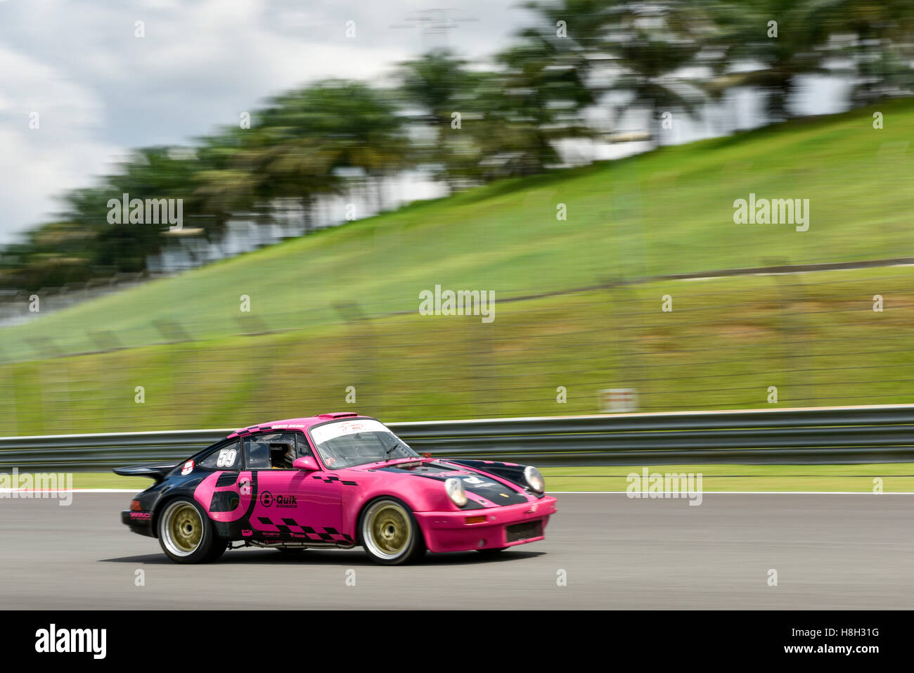 La conduite de l'affaire Bilski Daniel (59) Porsche 911 RSR sur la voie lors de l'Asia Classic Car Défi au circuit Sepang le 12 novembre 2016 à Kuala Lumpur, Malaisie. Banque D'Images
