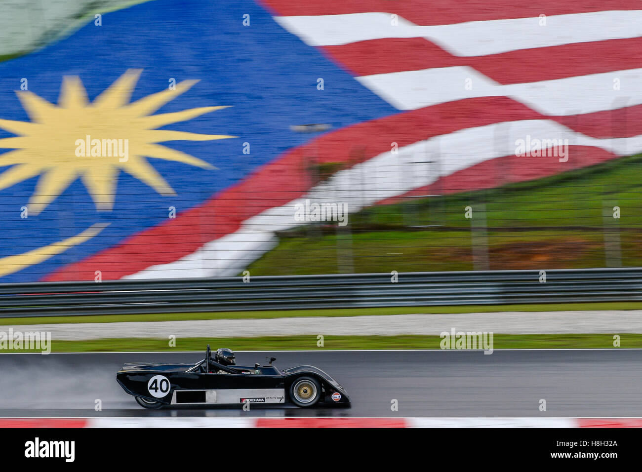 Erwin Boon la conduite (40) LOLA Ford sur la voie lors de l'Asia Classic Car Défi au circuit Sepang le 12 novembre 2016 à Kuala Lumpur, Malaisie. Banque D'Images