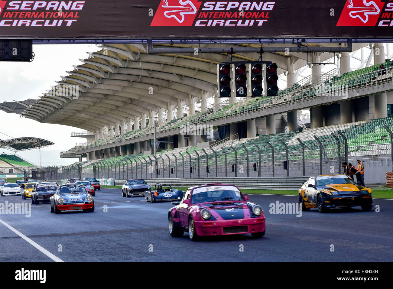 Vue générale du début de l'Asie Classic Car Challenge Le 12 novembre 2016, au Circuit International de Sepang à Kuala Lumpur, Malaisie. Banque D'Images