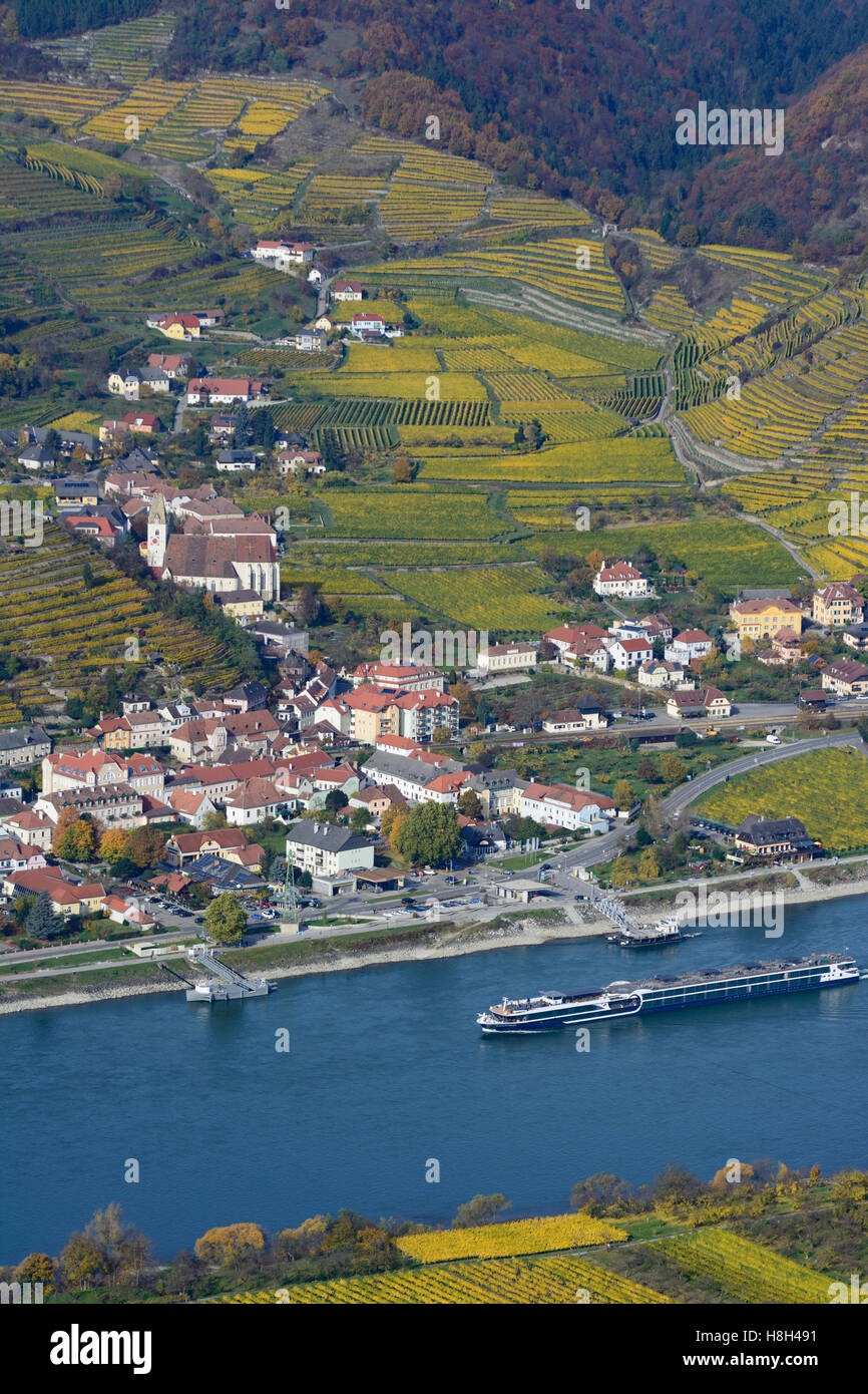 Spitz : vue de Spitz, Danube, vignobles de viewpoint Rote Wand, navire, Wachau, Niederösterreich, Autriche, Autriche Banque D'Images