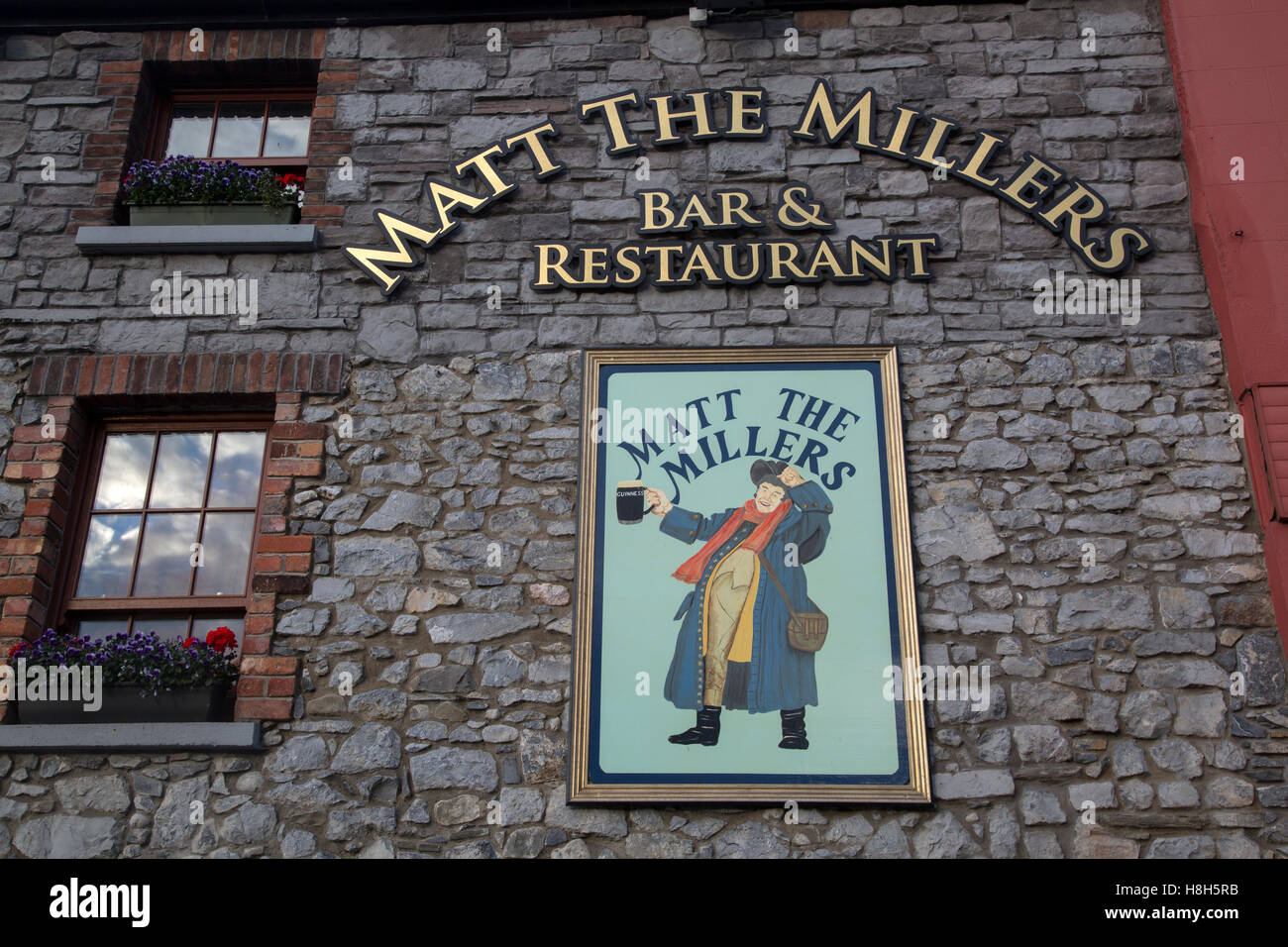 Matt les Miller Bar et Restaurant Sign, Kilkenny, Irlande Banque D'Images