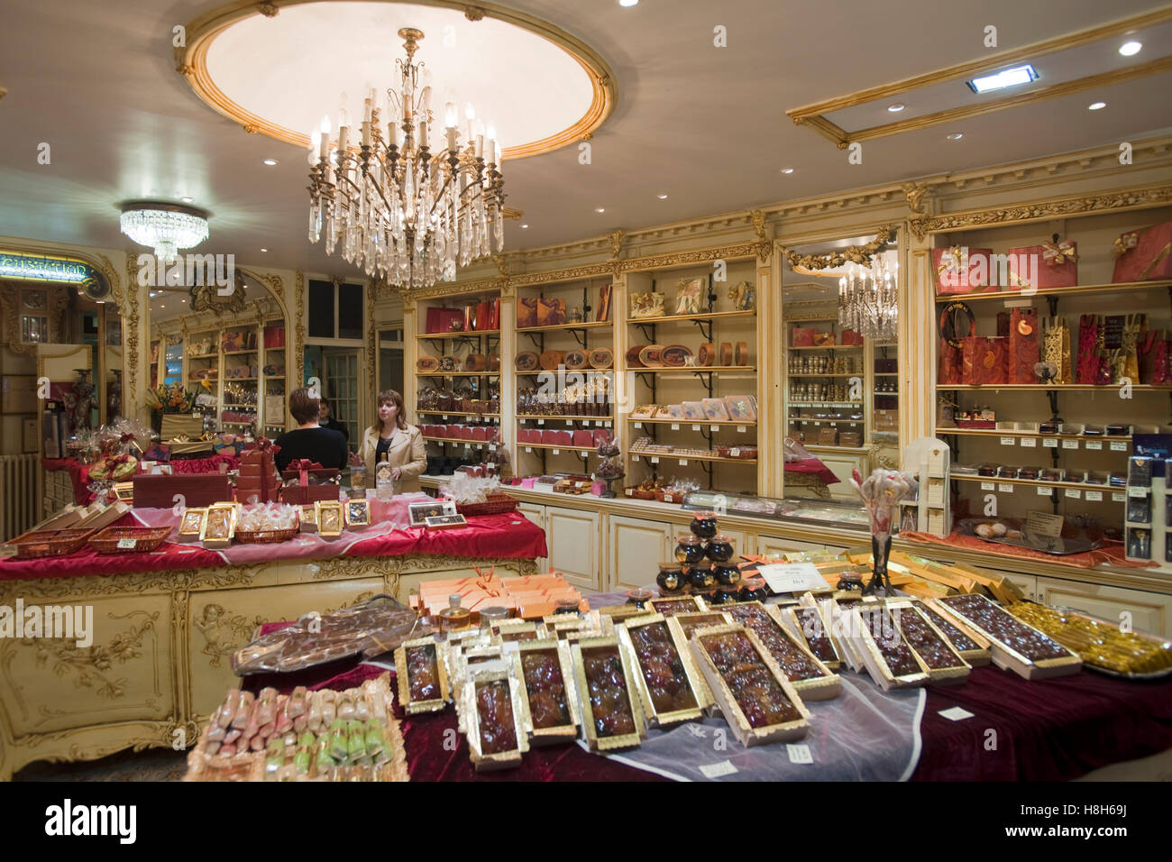 Frankreich, Cote d Azur, Nizza, et der Oper, Maison Auer, Patisserie-Confiserie seit 1820 Banque D'Images