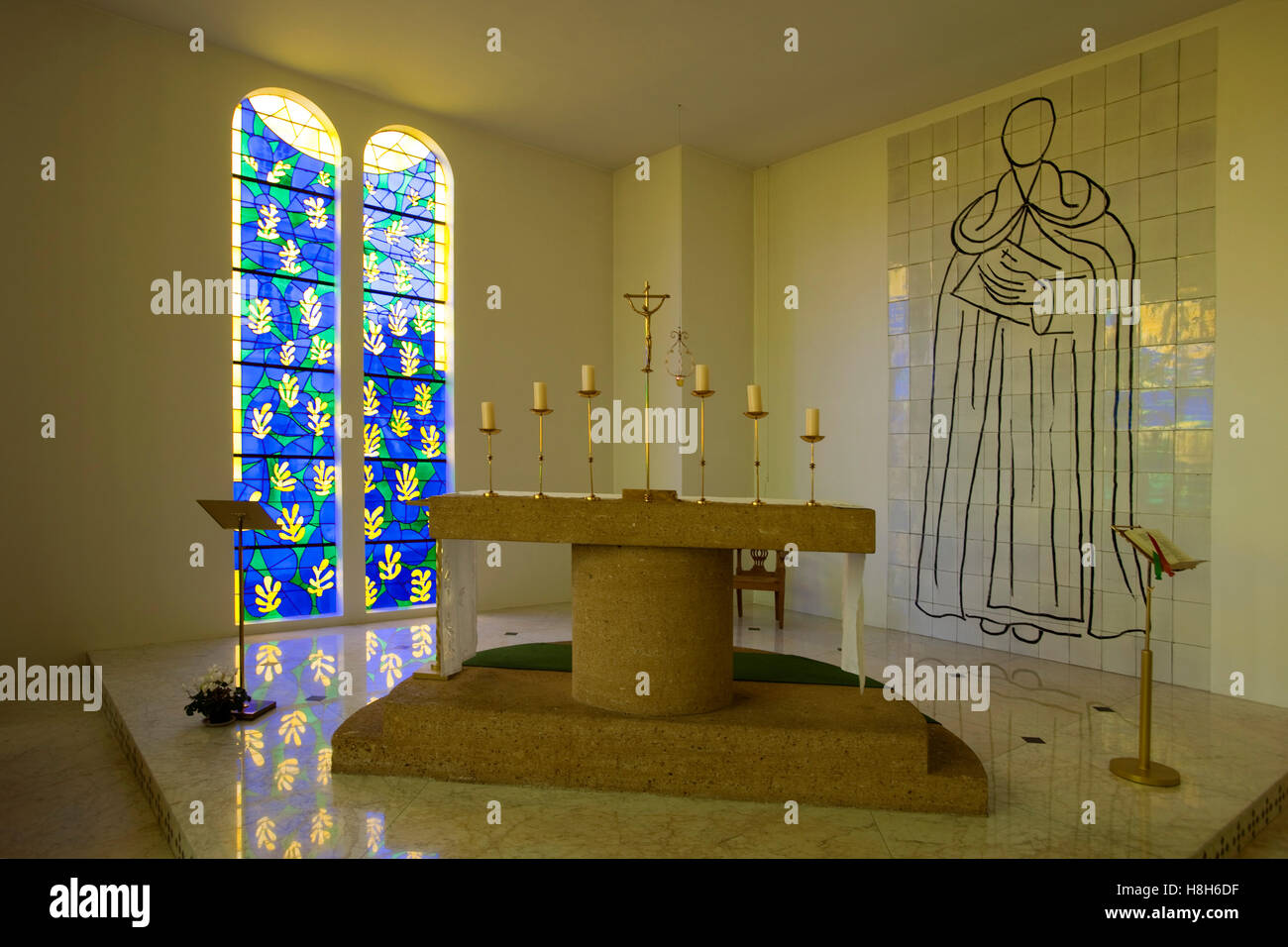 kruising vervangen Stamboom Frankreich, Cote d Azur, Vence, Chapelle du Rosaire eines der Werke von bedeutensten Henri Matisse Photo Stock - Alamy kruising vervangen Stamboom Frankreich, Cote d Azur, Vence, Chapelle du Rosaire eines der Werke von bedeutensten Henri Matisse Photo Stock - Alamy