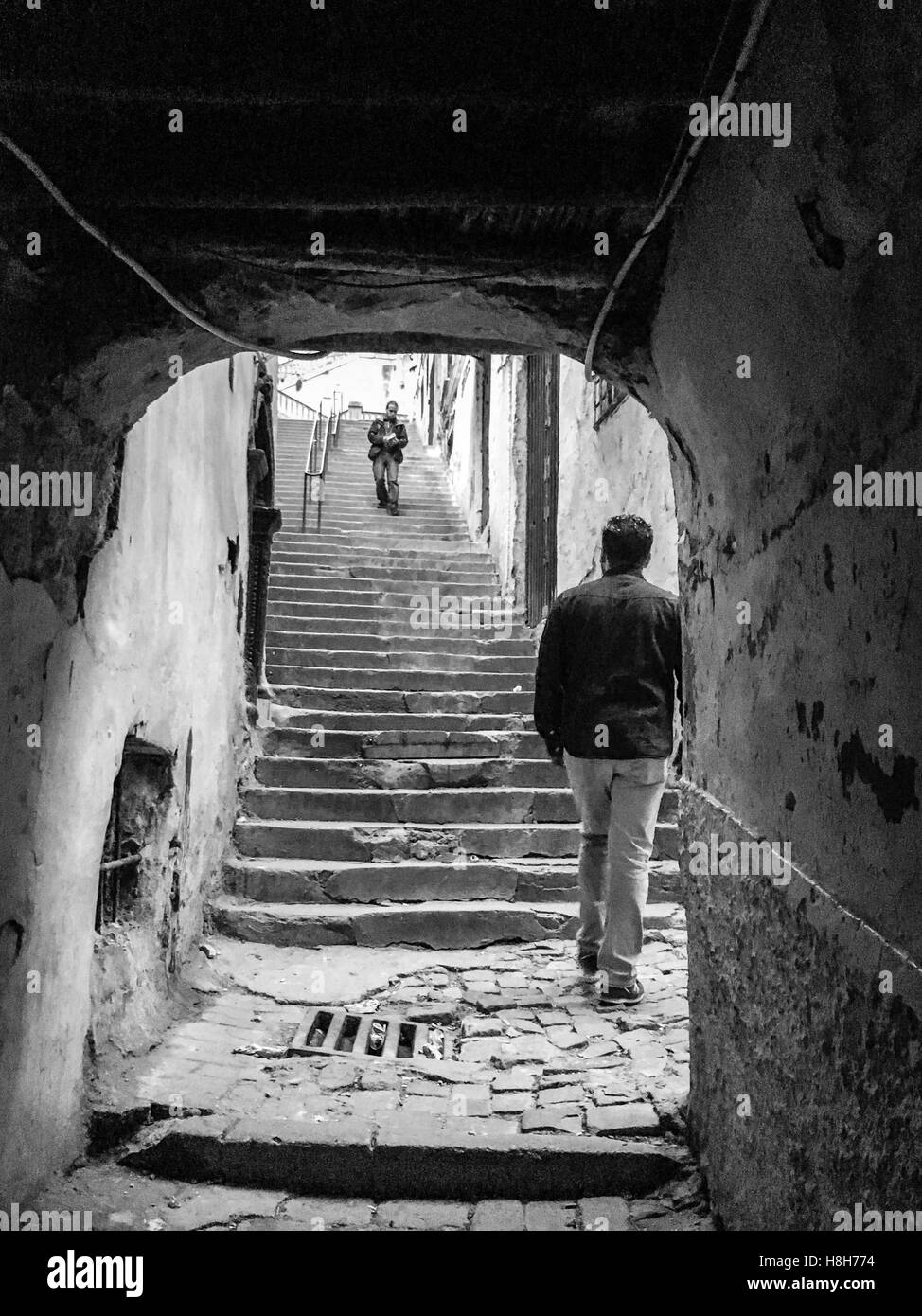 Une ancienne partie de l'ancienne ville de l'Algérie, appelé casbah(kasaba).vieille ville est de 122 mètres (400 ft) au-dessus de la mer. La casbah et les deux quais forment une trian Banque D'Images