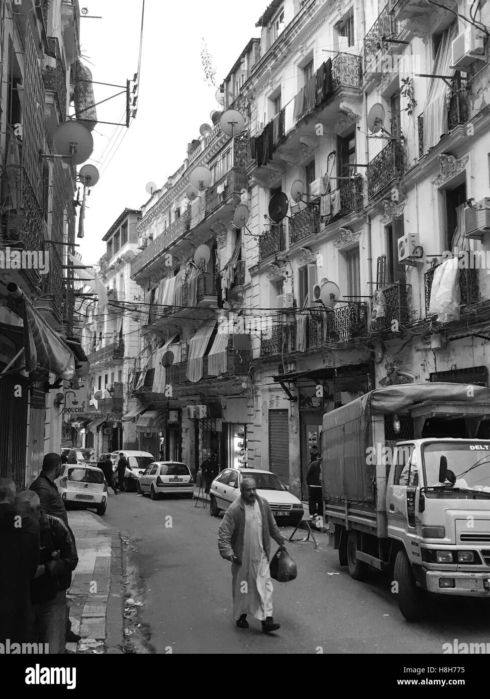 Une ancienne partie de l'ancienne ville de l'Algérie, appelé casbah(kasaba).vieille ville est de 122 mètres (400 ft) au-dessus de la mer. La casbah et les deux quais forment une trian Banque D'Images