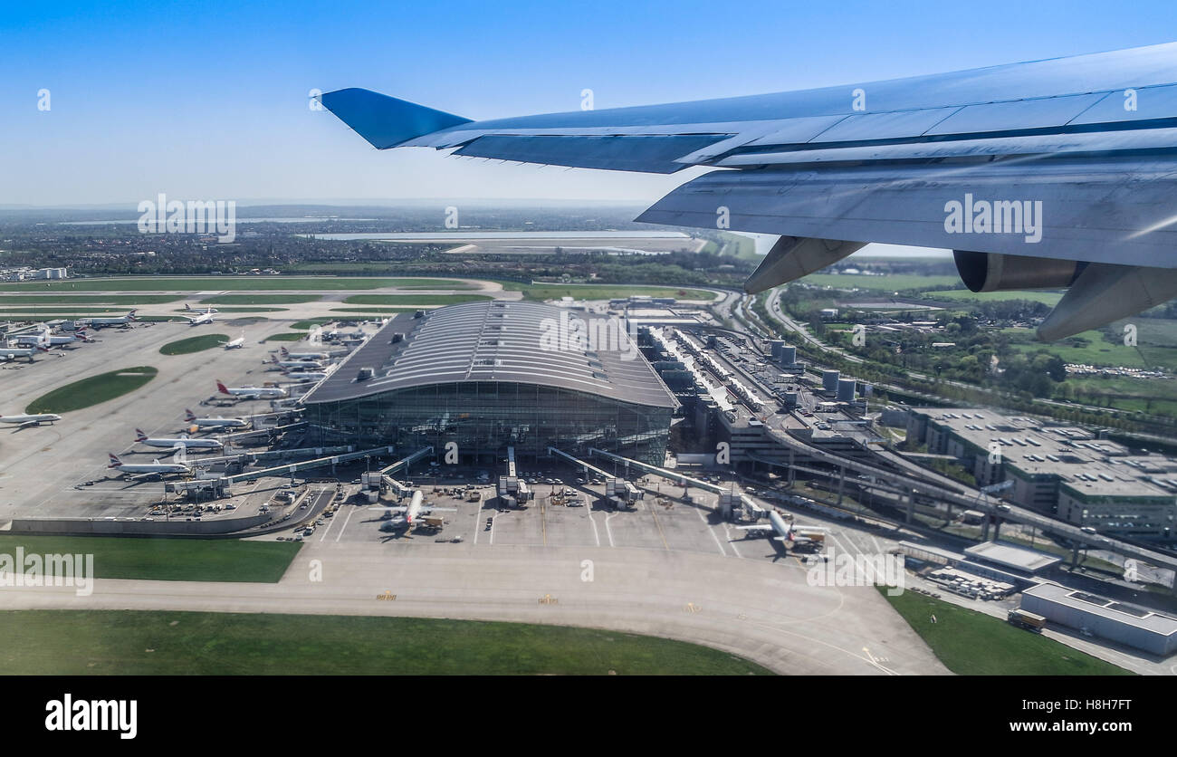 London Heathrow Airport Terminal 5 de l'air au décollage Banque D'Images