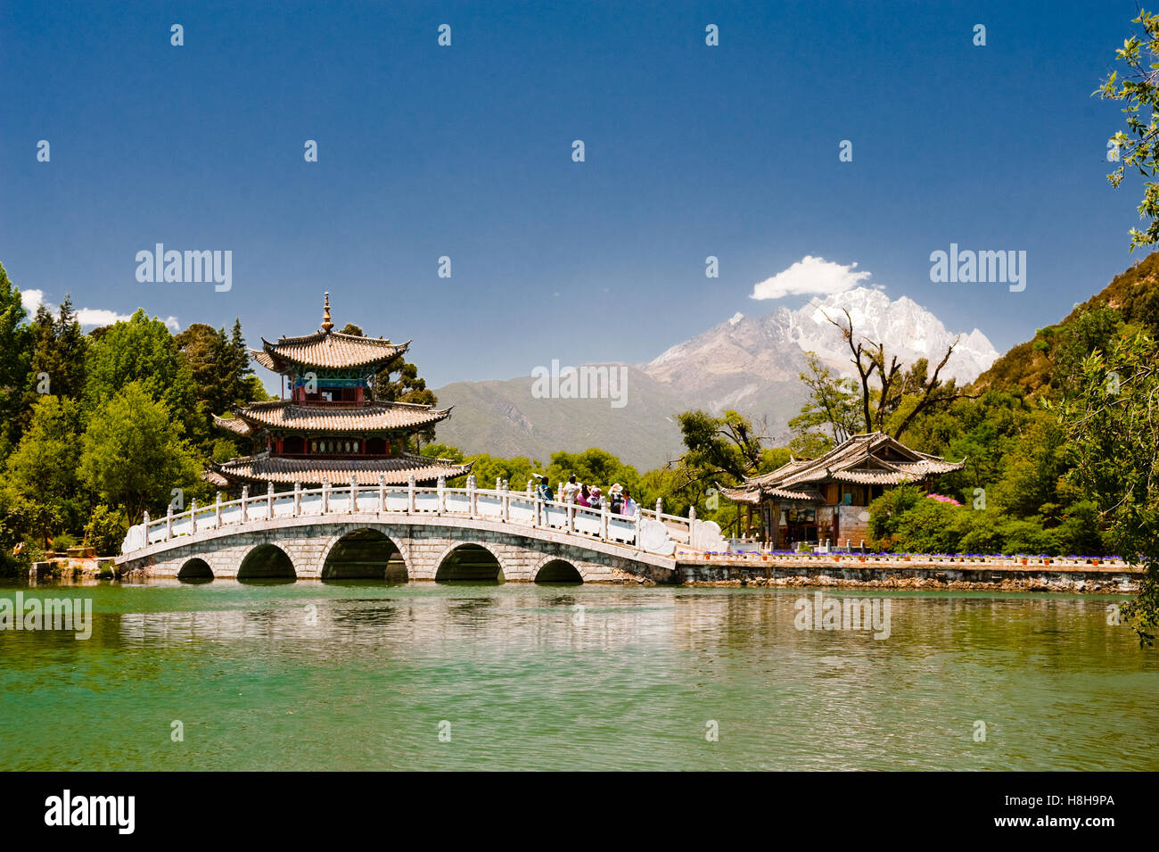 Black Dragon Lake, Yuquan Park, Lijiang, Chine, Asie Banque D'Images