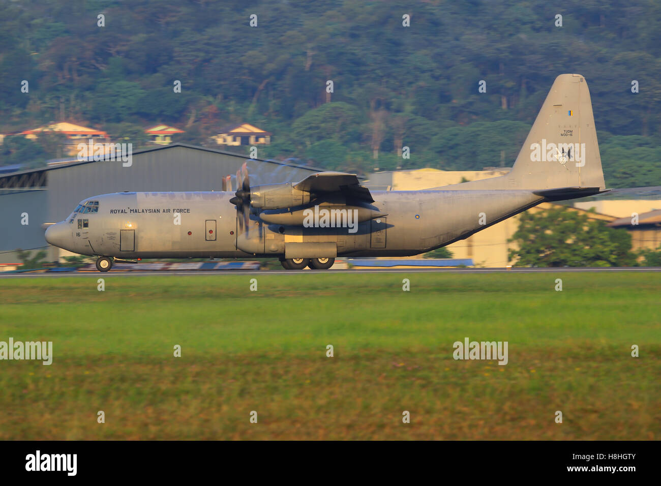 Kuala Lumpur Malaisie Subang/ Février 10, 2015 : La Malaisie Hercules C 130 de la Force aérienne à l'aéroport de Subang. Banque D'Images