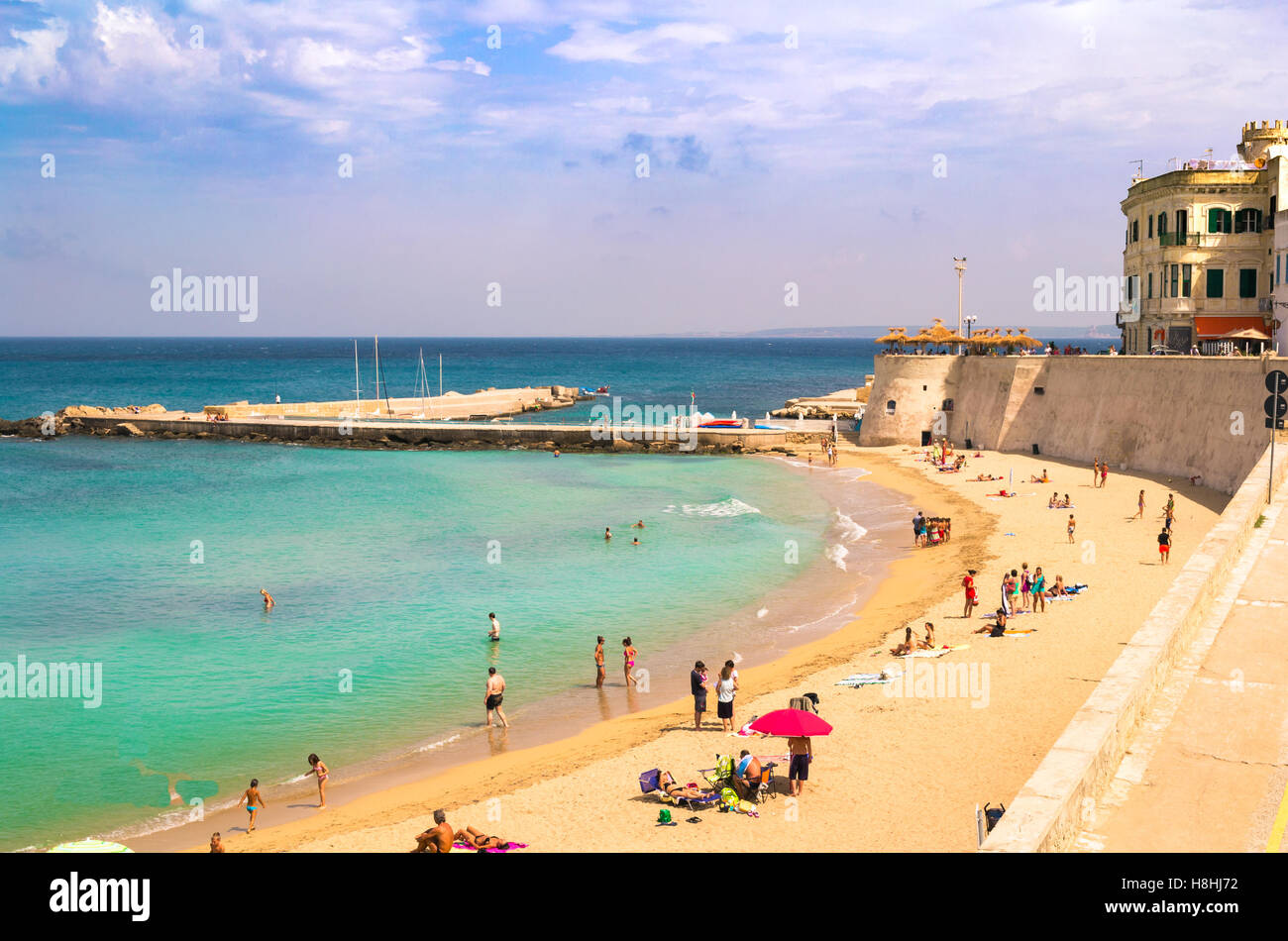 Gallipoli, Italie - 30 juillet 2014 : vue panoramique de Gallipoli waterfront, Salento, Pouilles, Italie Banque D'Images