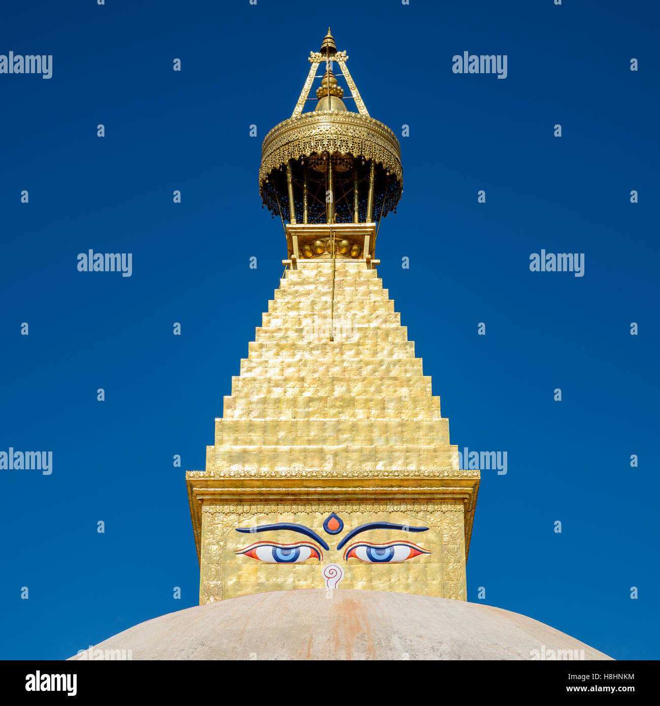 Stupa Boudhanath à Katmandou, au Népal. Le dessus a été reconstruit depuis 2015 tremblement de terre au Népal. Banque D'Images