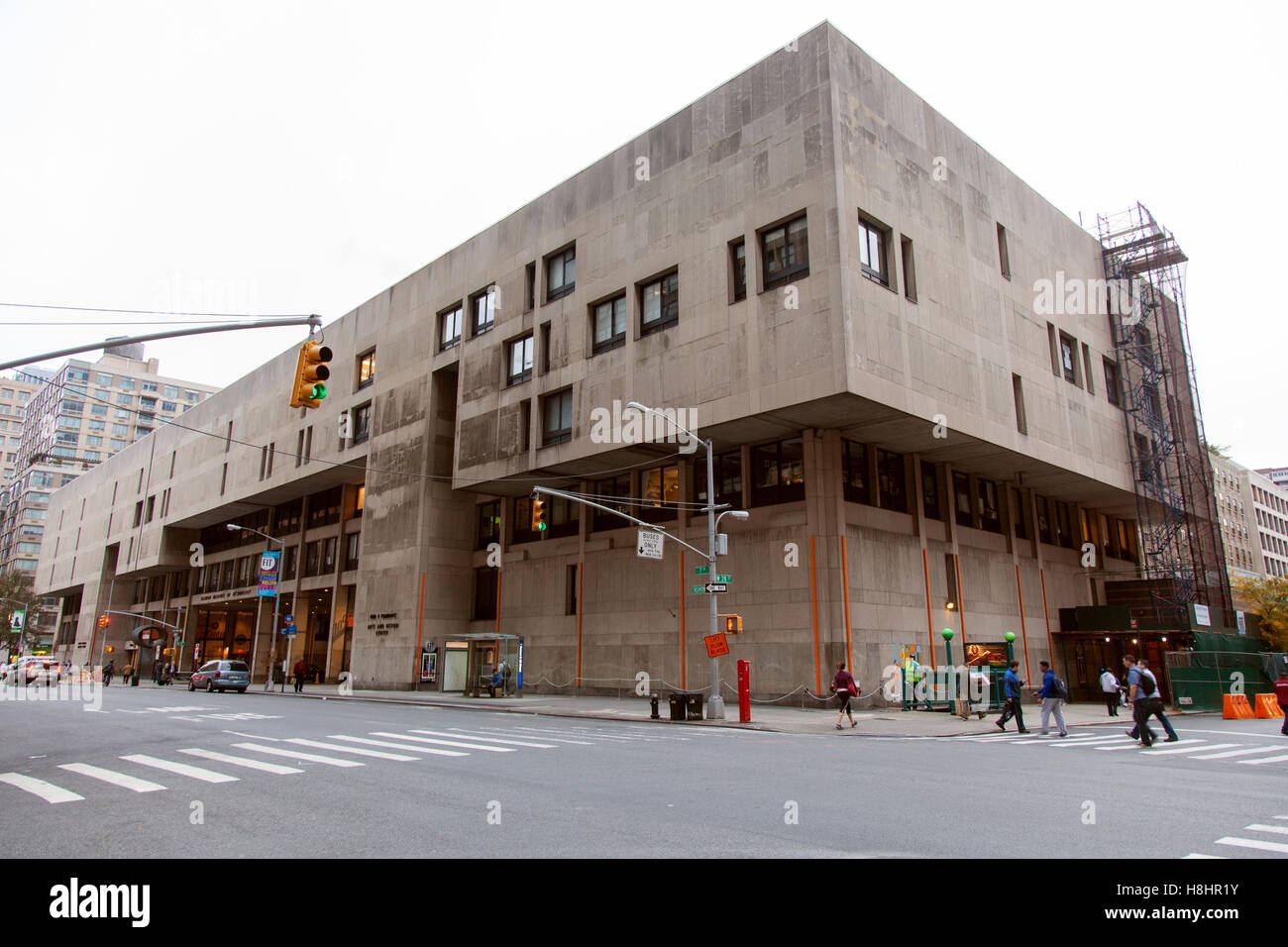 Le Fashion Institute of Technology ( METTRE EN PLACE ) et le Centre de Goodman, 7e Avenue, New York City, États-Unis d'Amérique. Banque D'Images