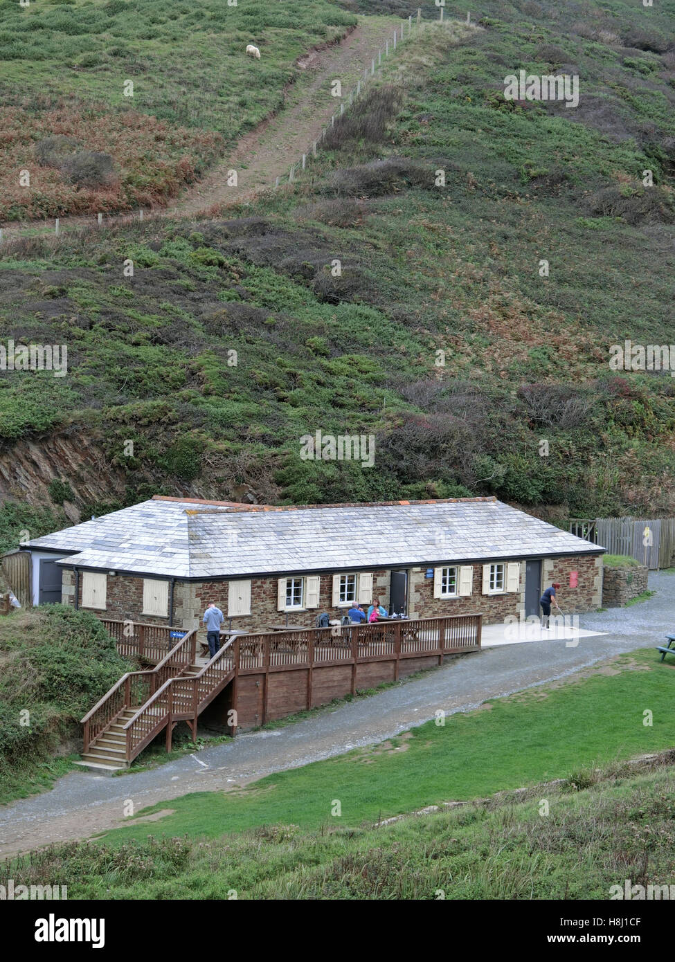 Centre des visiteurs, Shop & Café à Sandymouth Beach, North Cornwall, England, UK Banque D'Images