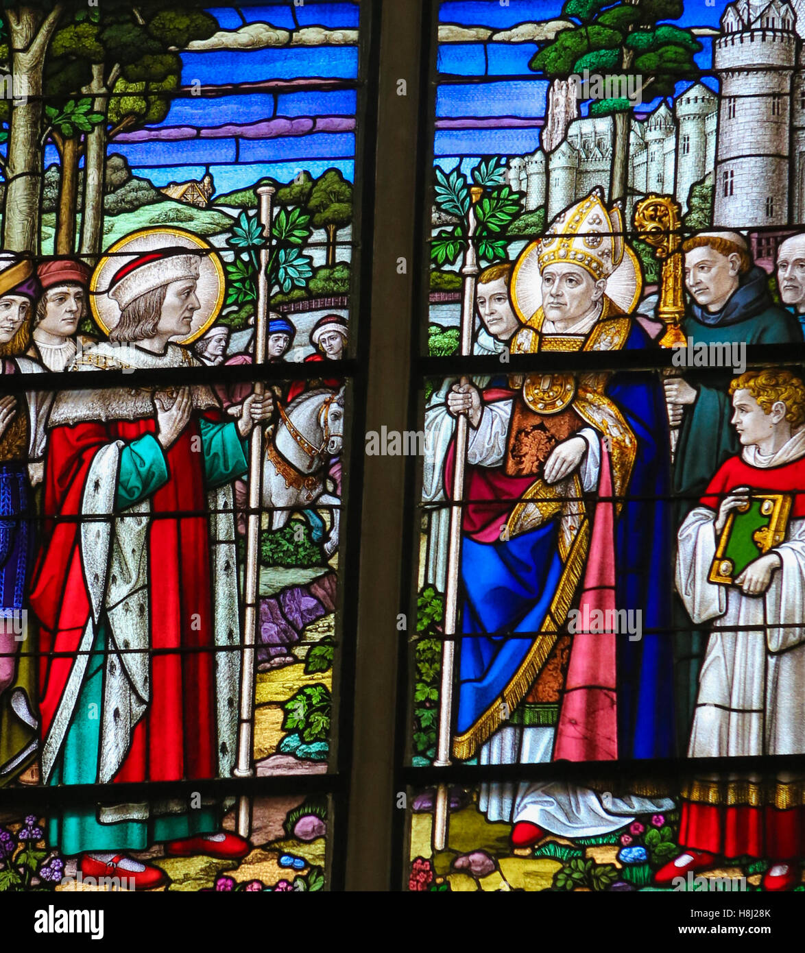 Vitrail représentant la réunion de Saint Rumbold et Saint Gummarus, saints patrons de Malines et Lierre, respectivement, Banque D'Images