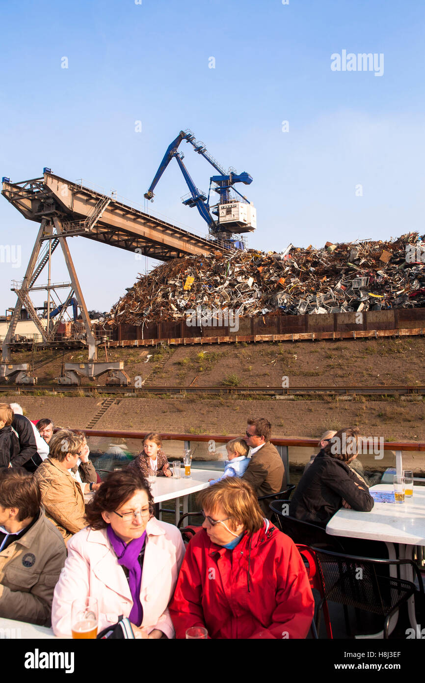 L'Allemagne, la région de la Ruhr, Duisburg, visite du port, d'une grue sur l'île de rebut. Banque D'Images