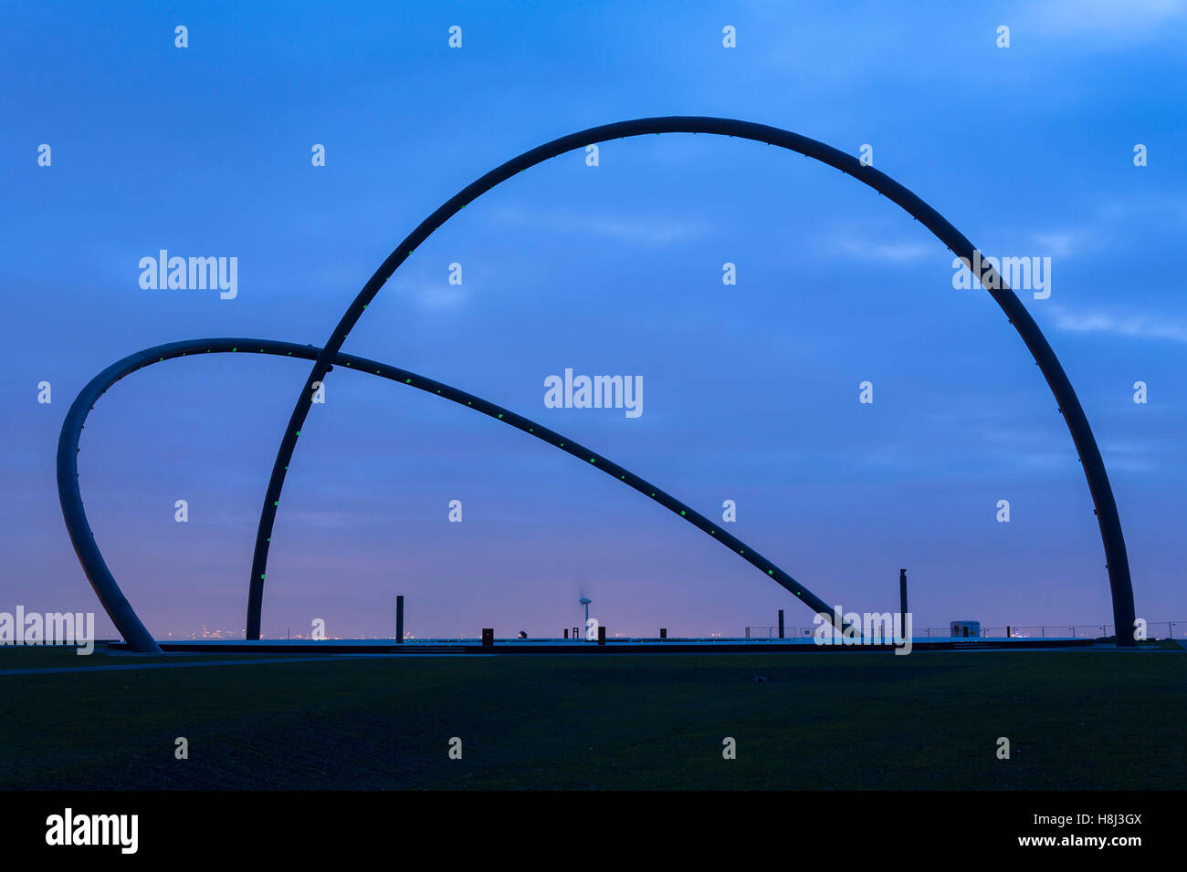 L'Allemagne, la Ruhr, Herten, les arches de 50 mètres de haut de l'horizon observatoire sur la heap Hoheward. Banque D'Images