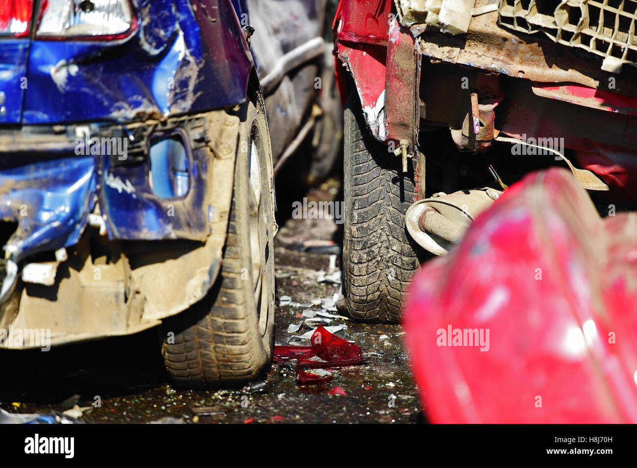 Détail de voitures endommagées après accident grave Banque D'Images