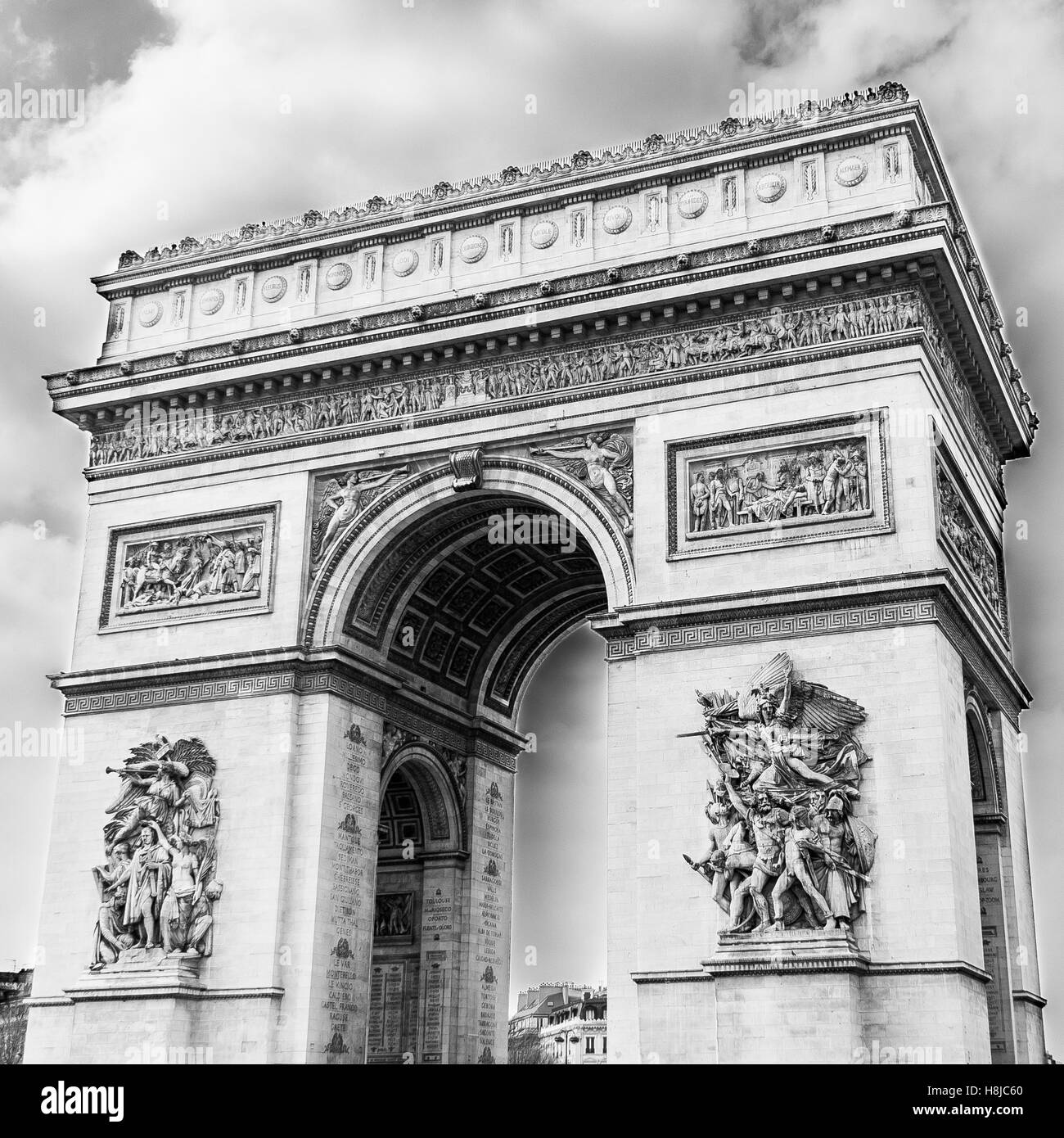 Un noir et blanc tiré de l'Arc de Triomphe, Paris, France. Banque D'Images