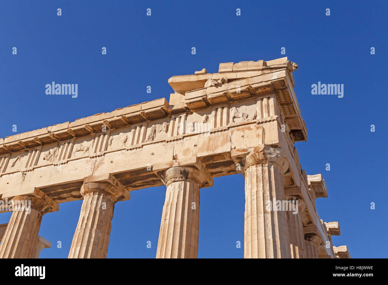 Coin de temple du Parthénon sur l'acropole d'Athènes Banque D'Images