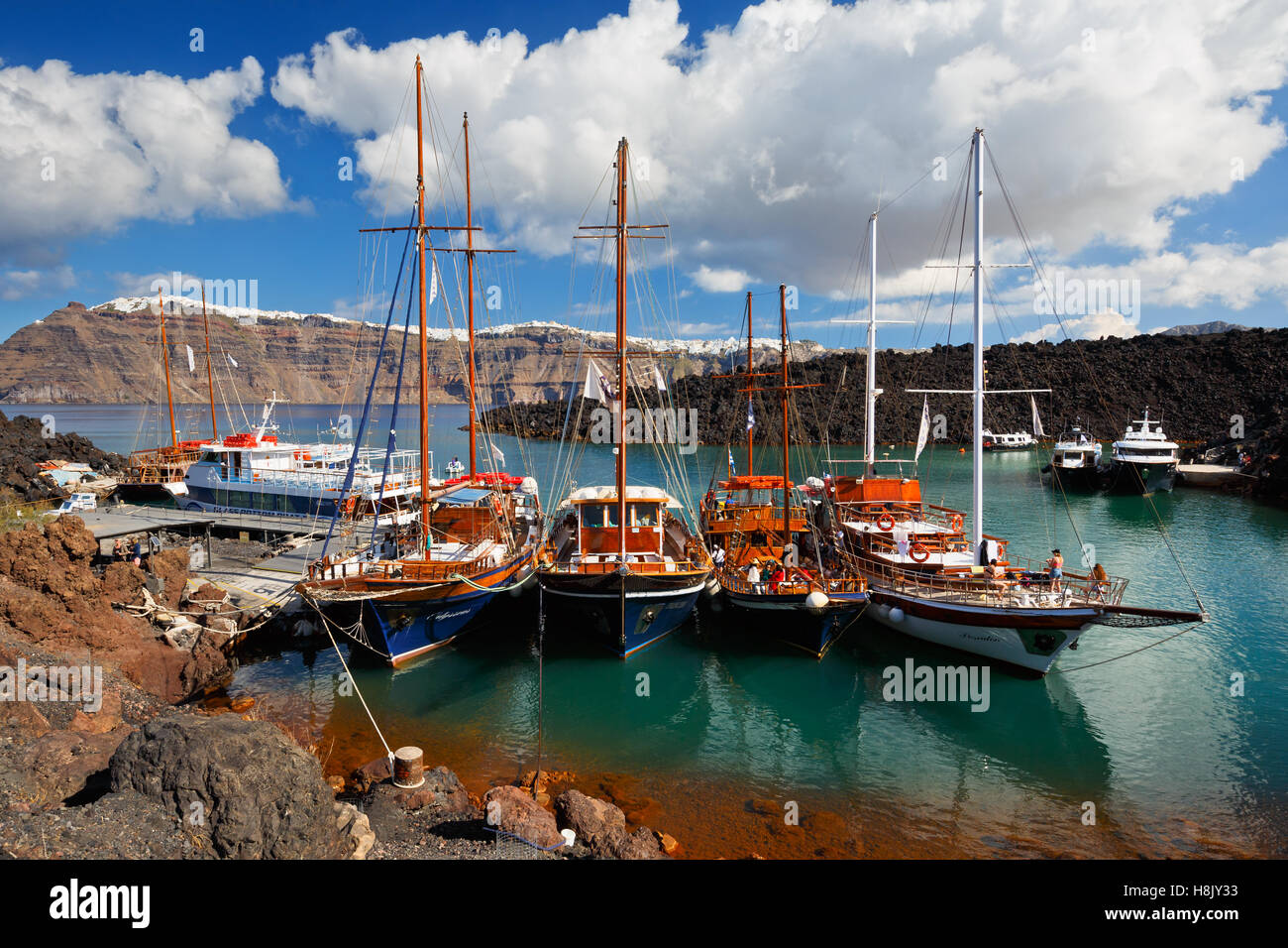 Voir l'île de Santorin à partir de Nea Kameni island, Grèce. Banque D'Images