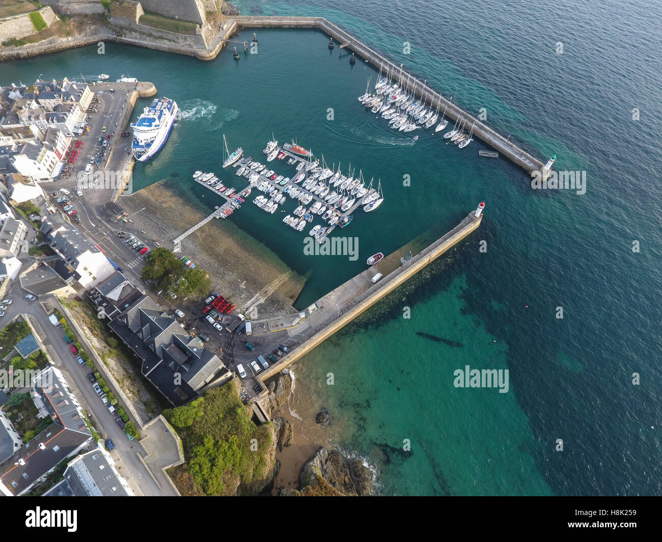 Harbour ; voile ; bateaux ; littoral ; mer ; ville ; paysage Banque D'Images