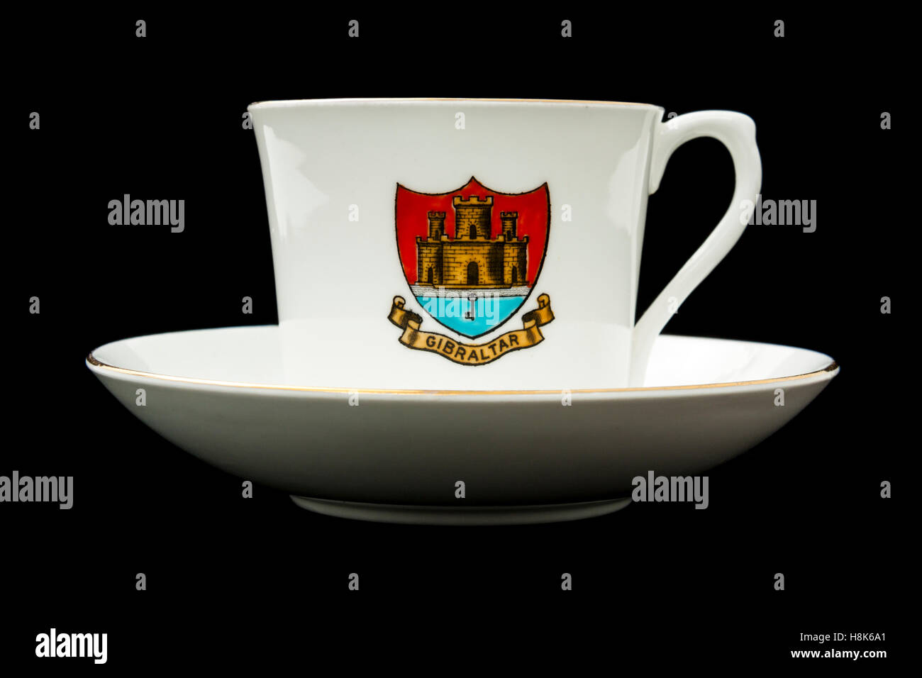 La Chine à Gibraltar par tasse et soucoupe Poterie Willow (Hewitt et Leadbeater, Longton, Stoke-on-Trent) Banque D'Images