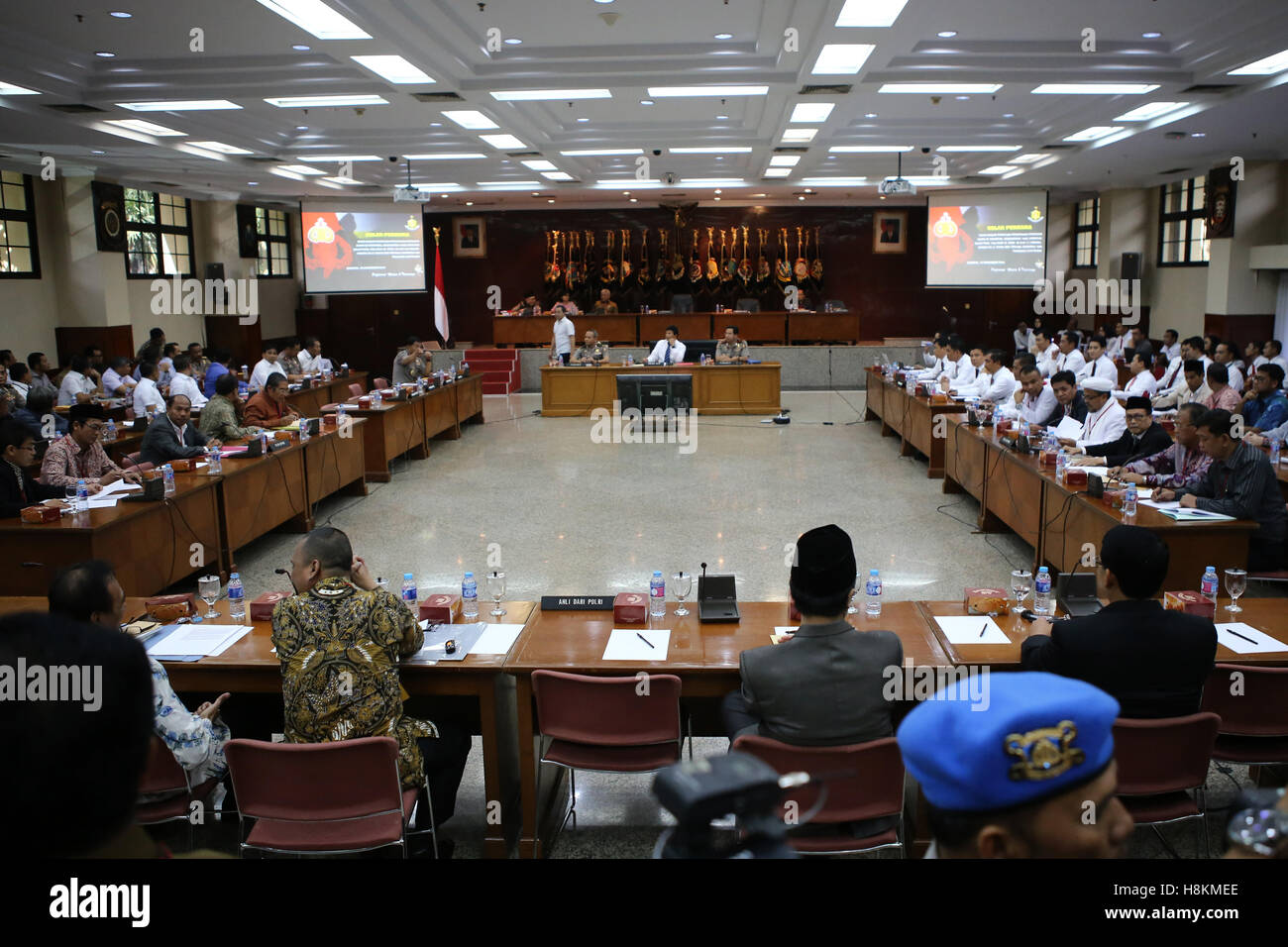 Jakarta, Jakarta, Indonésie. 15 Nov, 2016. Affaire de diffamation de la religion tient au siège de la police, Jakarta, impliquant le Gouverneur de Jakarta, Basuki Tjahaja Purnama © Denny Pohan/ZUMA/Alamy Fil Live News Banque D'Images