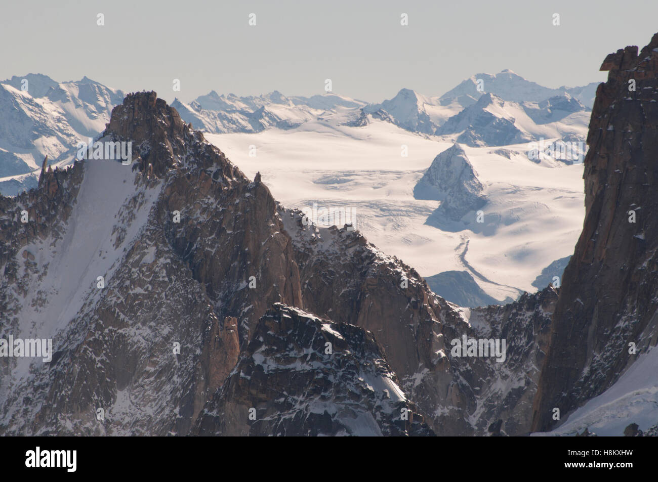 Alpes françaises et italiennes comme vu de l'Aiguille du Midi, massif du Mont Blanc, Chamonix-Mont-Blanc, France Banque D'Images